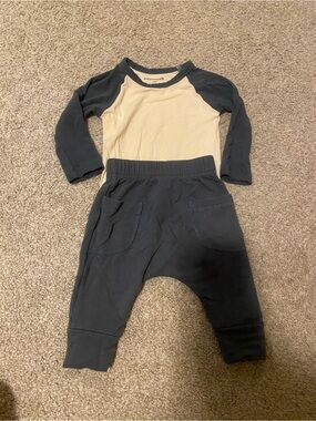 Two-Piece Baby Raglan Set in Cream and Charcoal